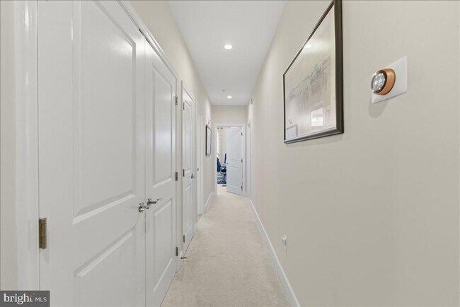 Building Photo - 1418 N Rhodes St