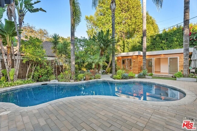 Building Photo - 4136 Greenbush Ave