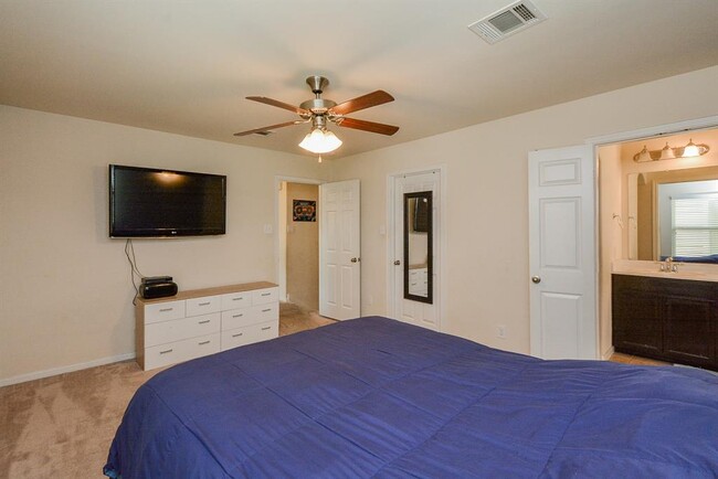 Building Photo - 6038 Wesley Manor Ct