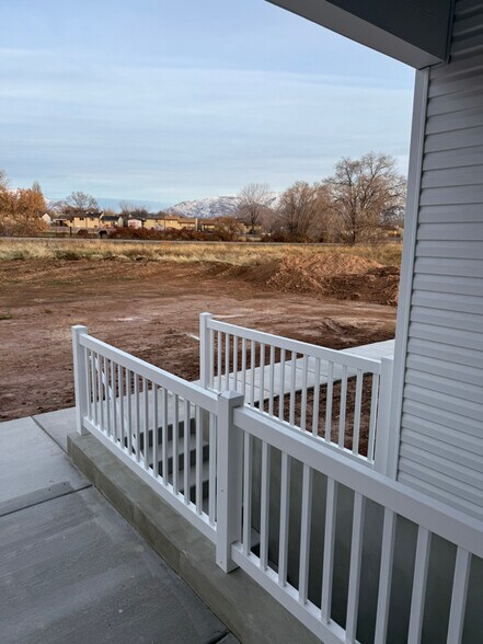 Building Photo - 184 N Rick Way