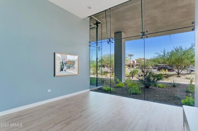 Building Photo - 7180 E Kierland Blvd