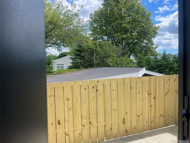 Building Photo - 1909 Bellmore Ave