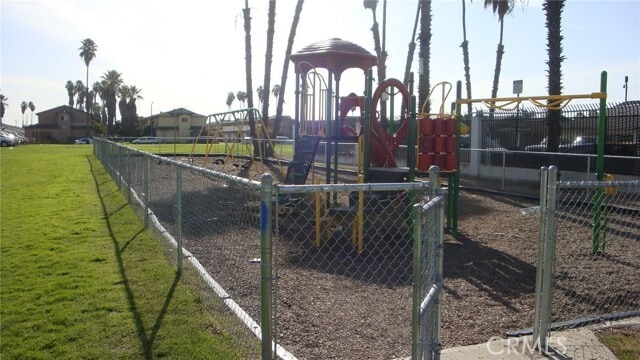 Building Photo - 31 Paradise