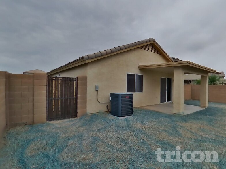 Building Photo - 1491 E Stirrup Ln