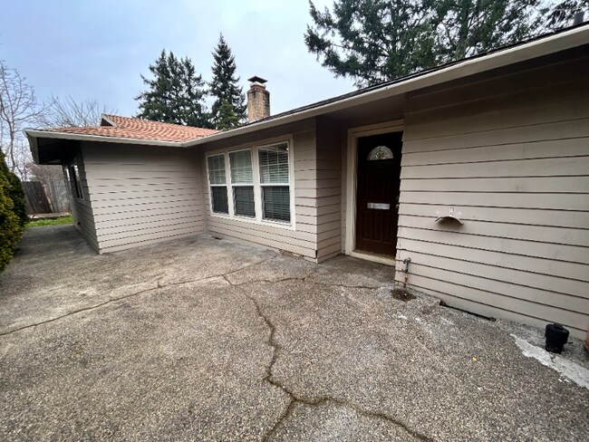 Building Photo - 6060 SW 170th Ave