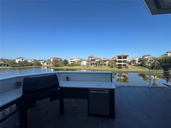 Building Photo - 323 Ocean Crest Dr