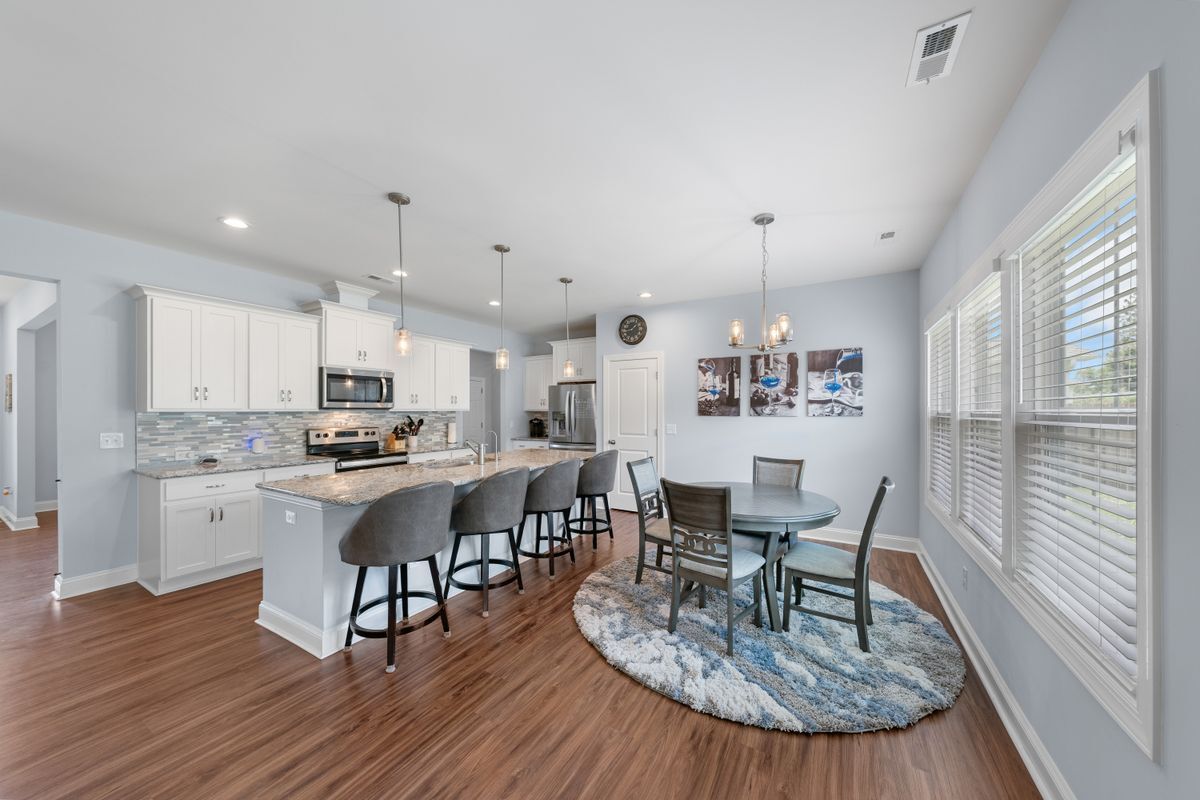 Building Photo - 74 W Weatherbee Wy