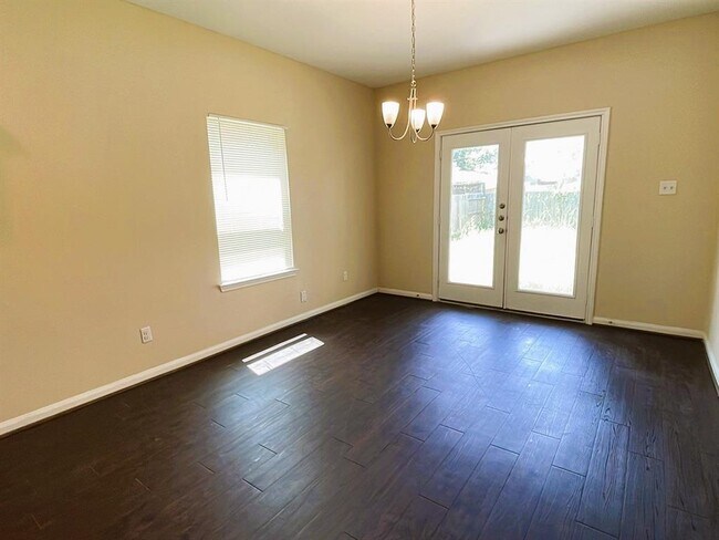 Building Photo - 8526 Homewood Ln