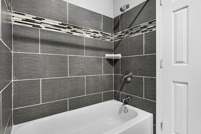 Building Photo - Coming SOON - PIGTOWN 2 Bedroom 2 Bathroom...