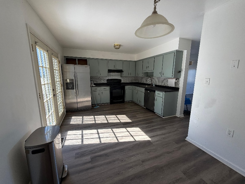 Building Photo - 235 Vista Dr