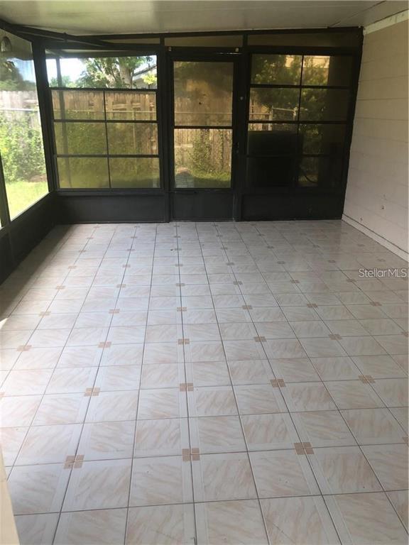 Building Photo - 12106 Club Woods Dr