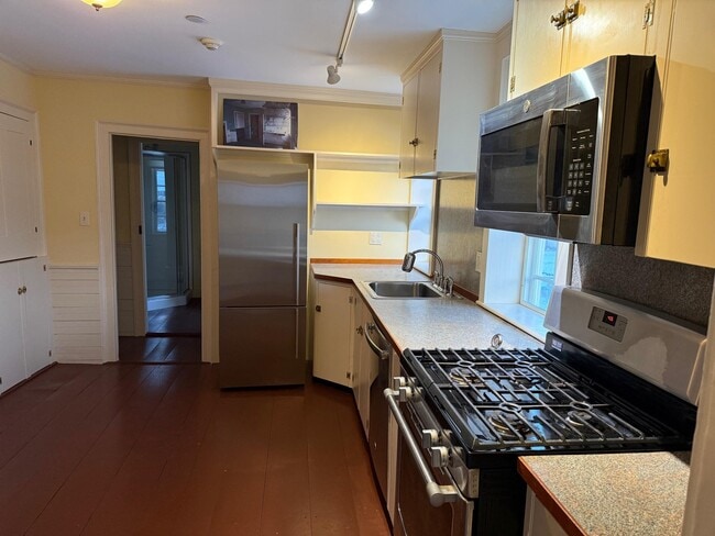 Building Photo - 72-74 Jefferson St