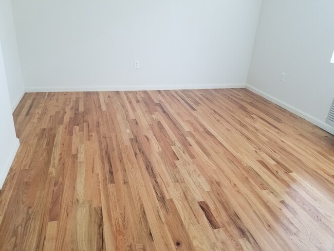 Building Photo - 3530 Mickle Ave