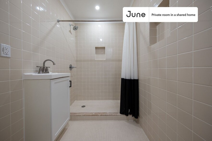 Building Photo - Room in Shared 4 bed/2 bath home in Ditmas Park