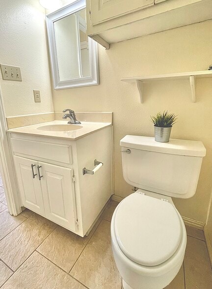 Master Bathroom. - 112 Lachite