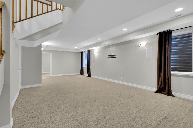 Building Photo - 595 S Corona St