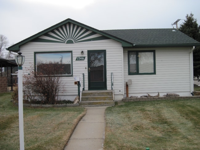 Building Photo - 1746 Alderson Ave