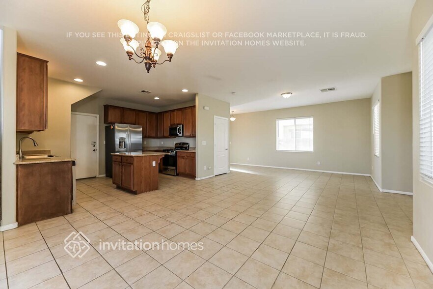 Building Photo - 628 Sumatra Pl