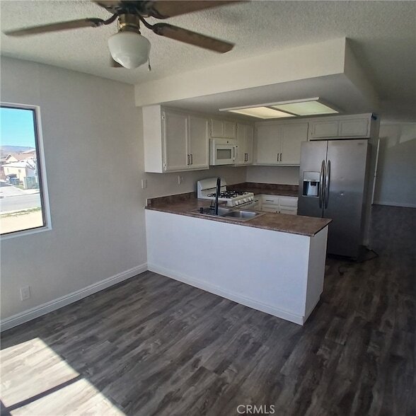 Building Photo - 509 E Ave Q-2