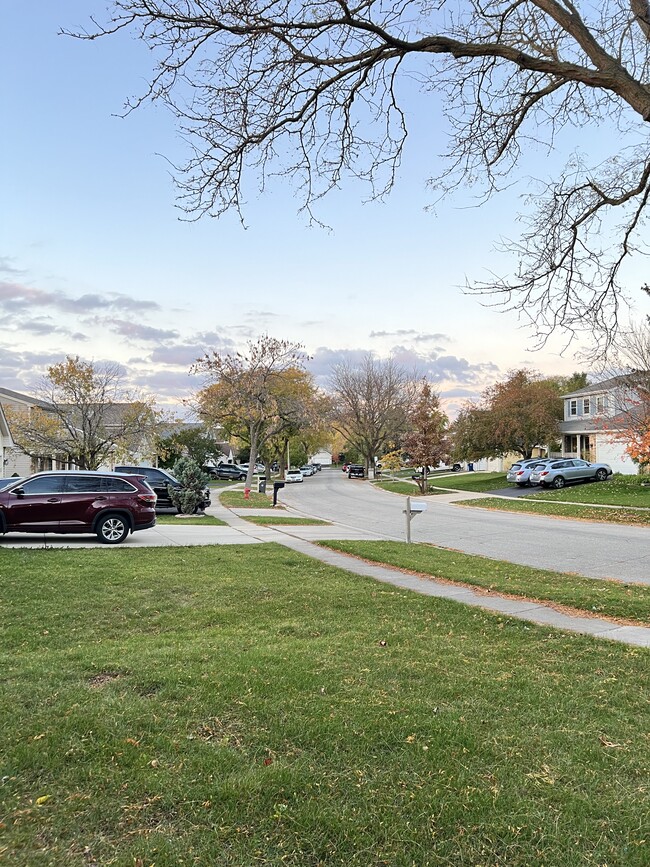 Building Photo - 666 Mariner Dr