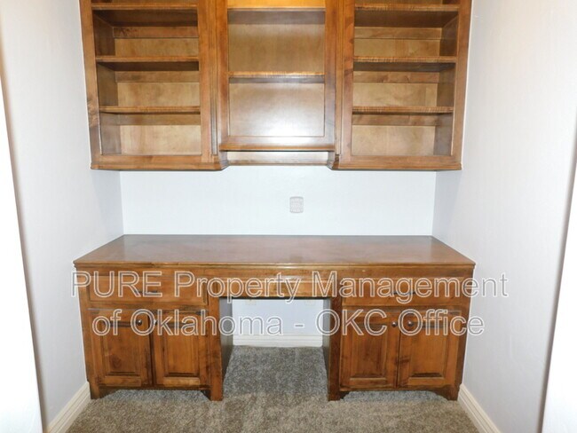Building Photo - 1100 Kelsi Dr