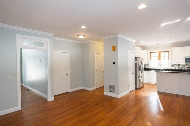 Building Photo - 4 Cyrus Way