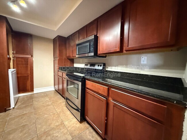 Building Photo - 3825 E Camelback Rd