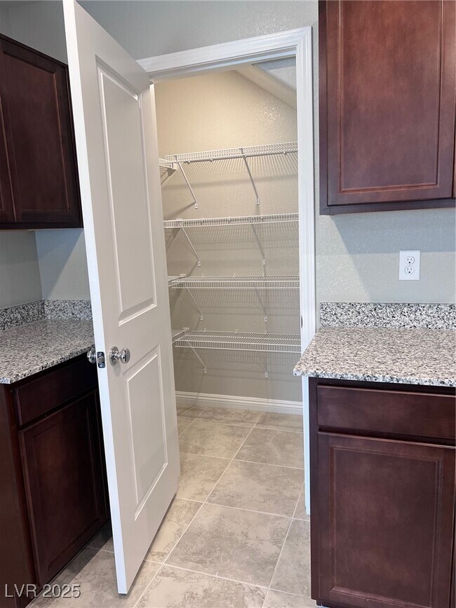 Building Photo - 2990 Saltillo Ln