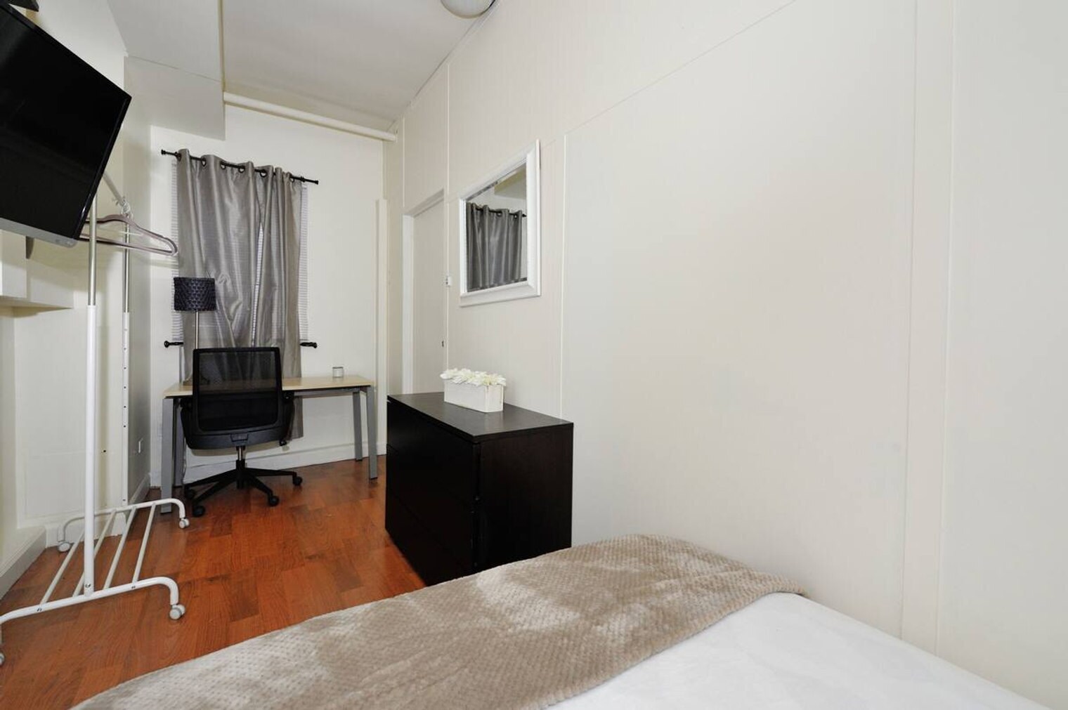 Building Photo - 474 9th Ave