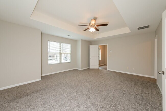 Building Photo - 930 Walking Stick Trail NE