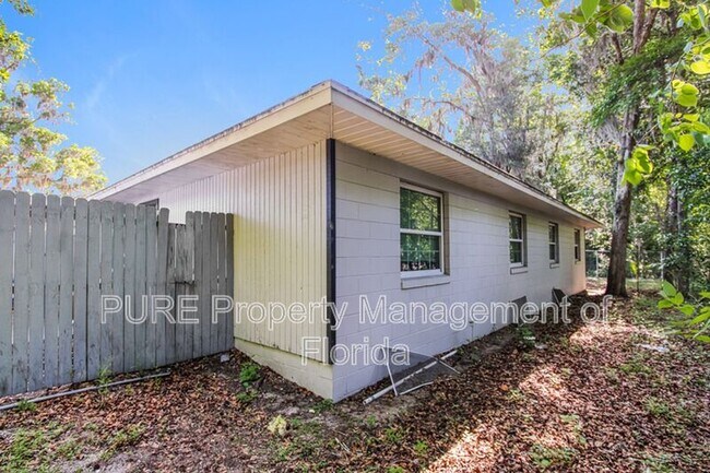 Building Photo - 2040 SE 40th Street Rd