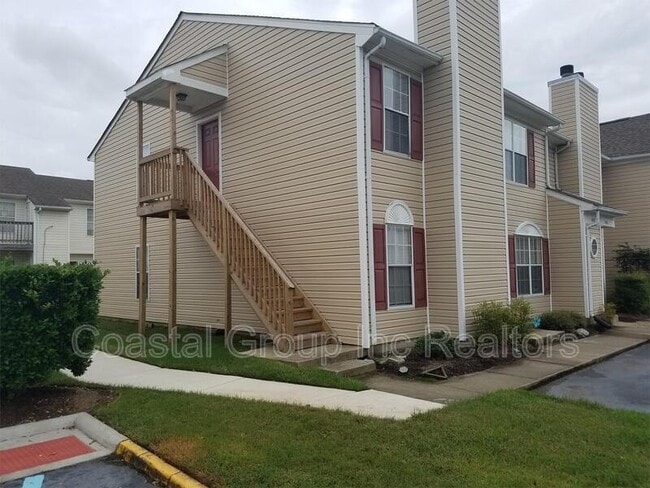Building Photo - 1424 Deerpond Ln