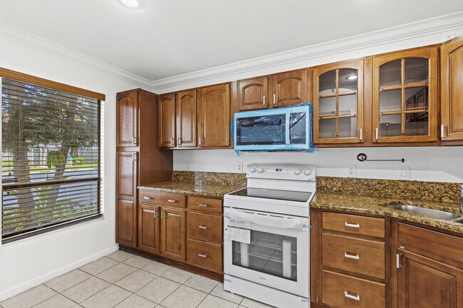 Building Photo - 814 Hill Dr