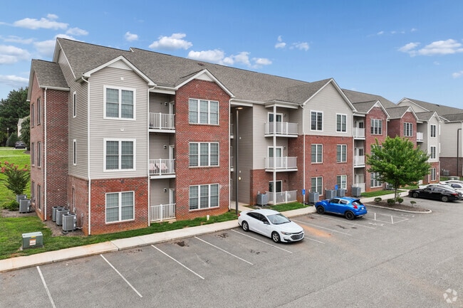 Building Photo - Mill's Crossing