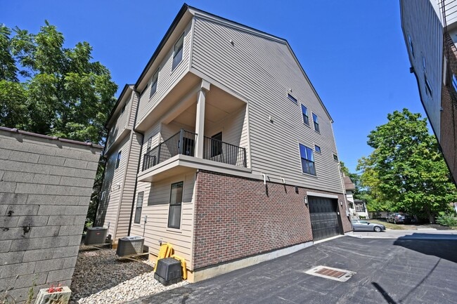 Building Photo - Stylish, Sustainable & Low-Maintenance Liv...
