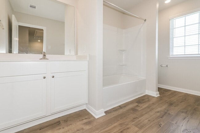 Building Photo - 409 Sunny Highlands Dr