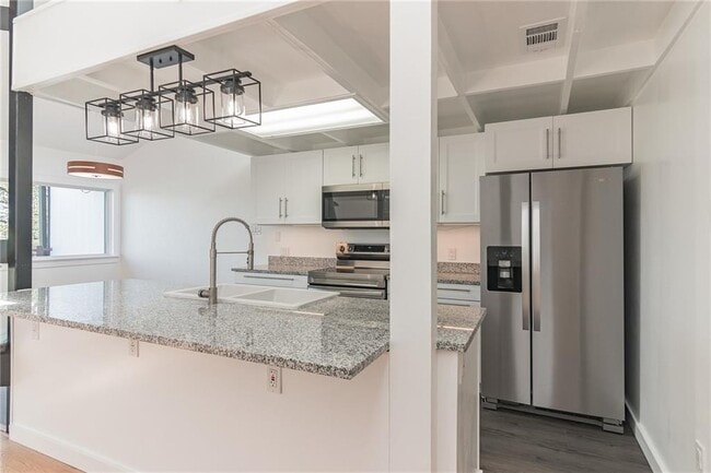 Building Photo - 2200 Trailside Dr