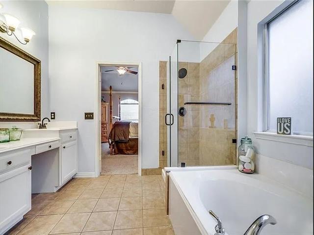 Building Photo - 1605 Oak Brook Ln