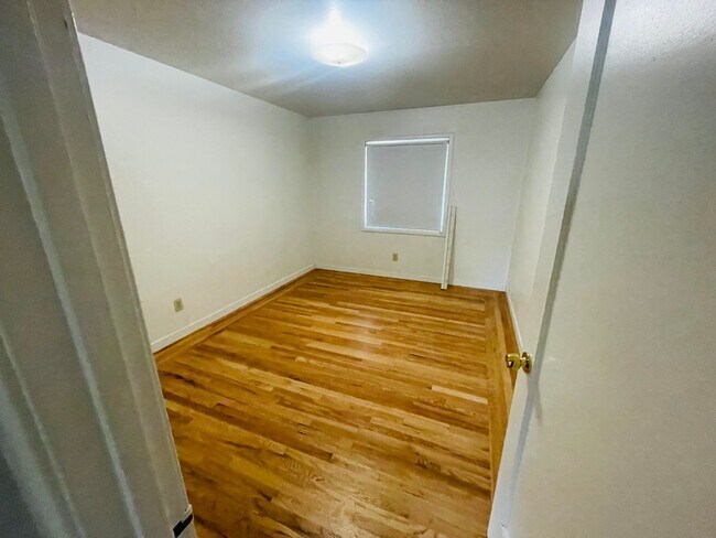 Building Photo - 6011 Sandlin Way