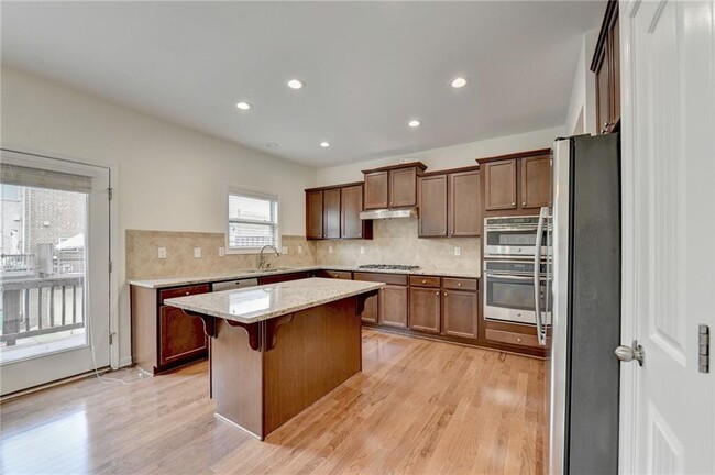 Building Photo - 3332 Twinrose Pl