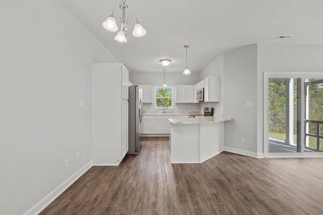Building Photo - Townhouse For Rent in Holly Ridge