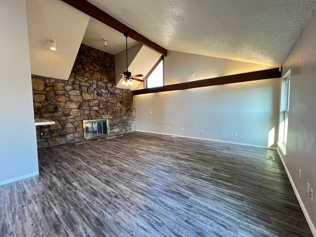 Building Photo - ?Cozy North OKC home with fireplace ?