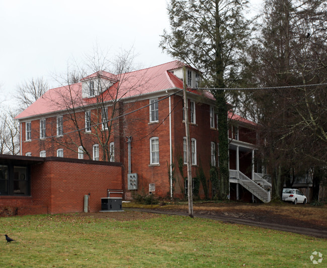Primary Photo - 110 Fayette Ave