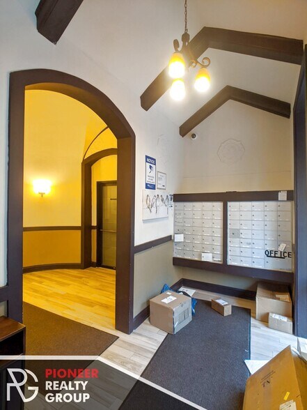 Building Photo - 618 W Patterson Ave