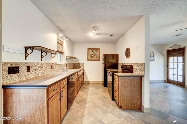 Building Photo - 1617 Drummond Ave