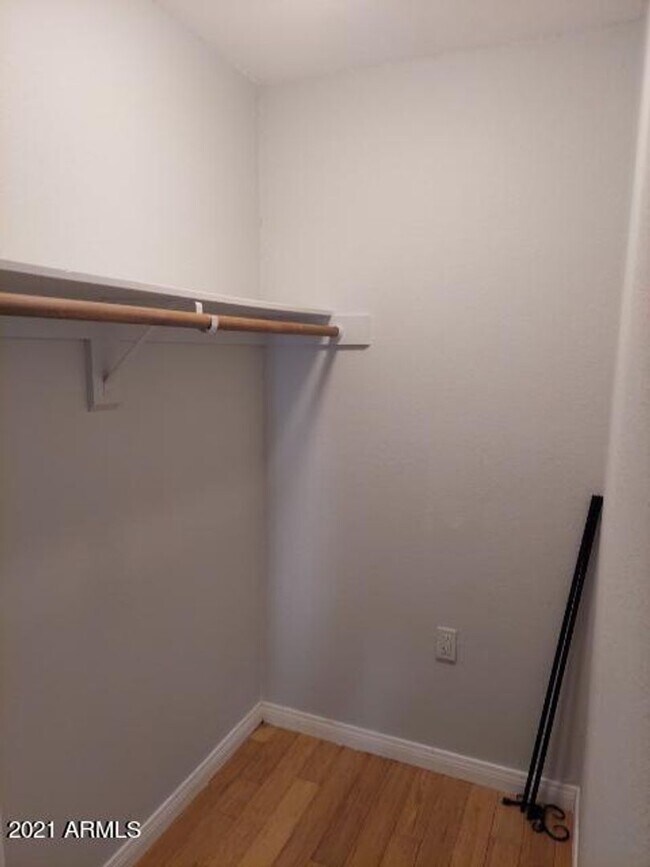 Building Photo - ADORABLE CENTRAL PHOENIX CONDO!!