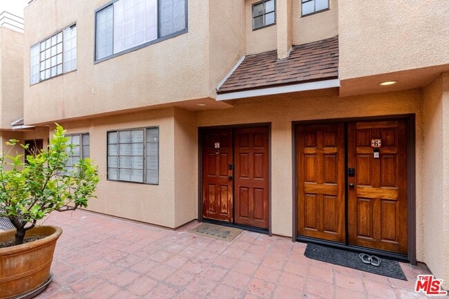 Building Photo - 5820 Yolanda Ave