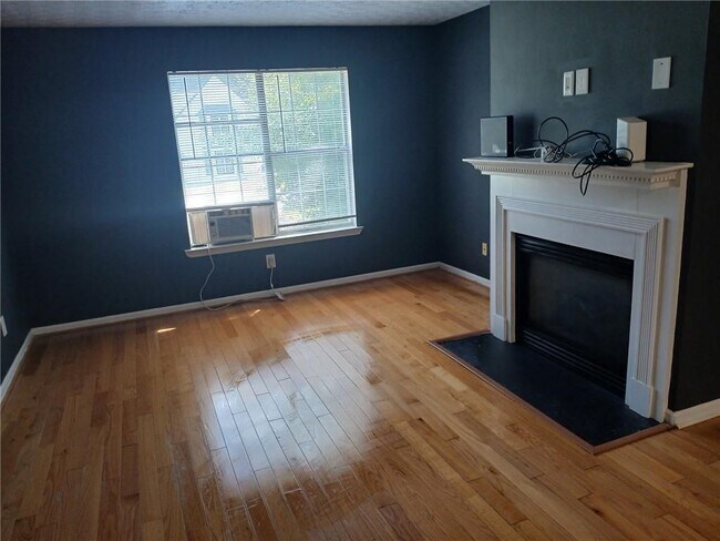 Building Photo - 2023 Sitser Ln