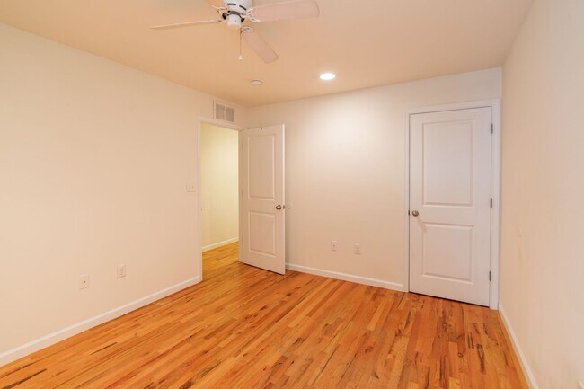 Building Photo - 330 N Preston St