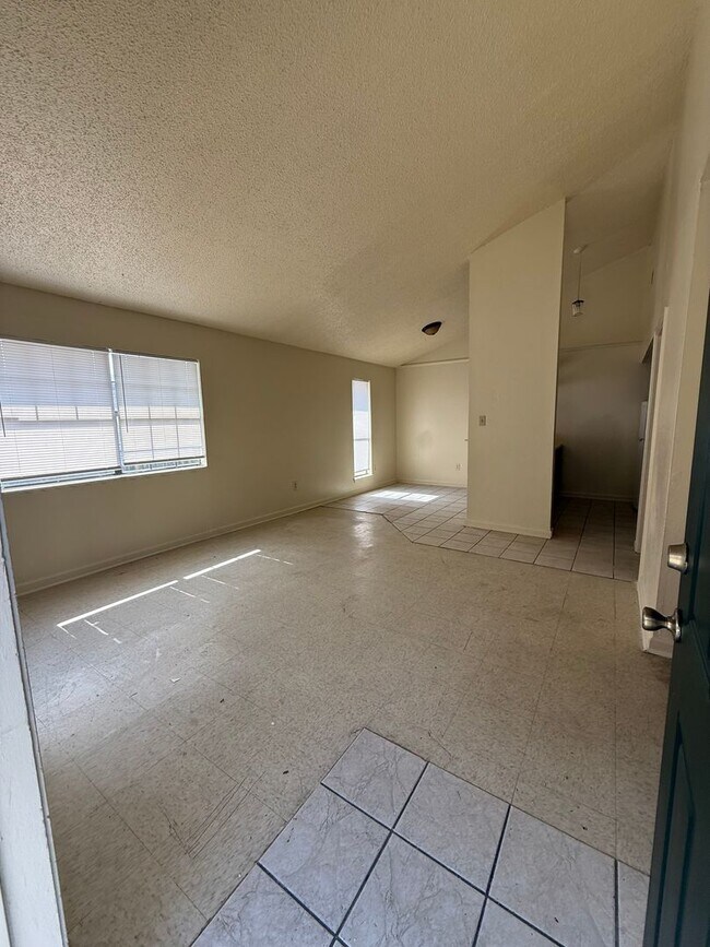Building Photo - 8714 GSRI Ave